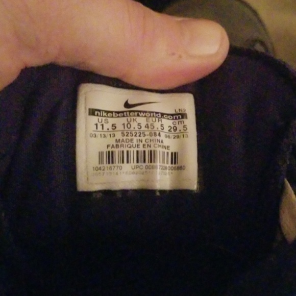 Nike turf shoes, WILL CONSIDER ALL OFFERS - Picture 4 of 4